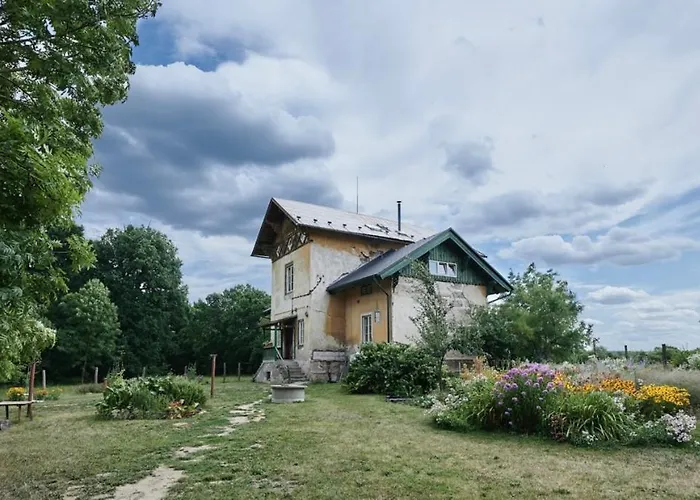 Hajovna U Bazantnice מלון דירות 3*